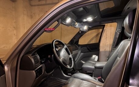 Toyota Land Cruiser 100 рестайлинг 2, 2000 год, 1 880 000 рублей, 11 фотография