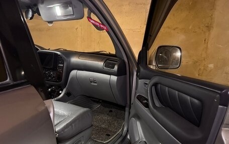 Toyota Land Cruiser 100 рестайлинг 2, 2000 год, 1 880 000 рублей, 17 фотография