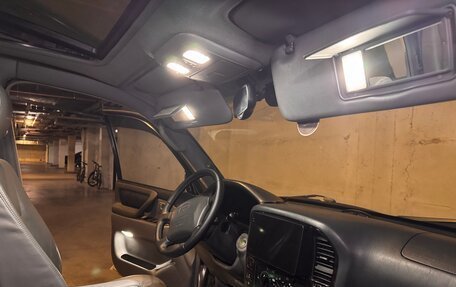 Toyota Land Cruiser 100 рестайлинг 2, 2000 год, 1 880 000 рублей, 18 фотография