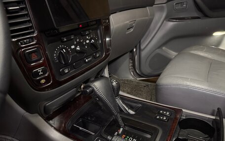Toyota Land Cruiser 100 рестайлинг 2, 2000 год, 1 880 000 рублей, 26 фотография