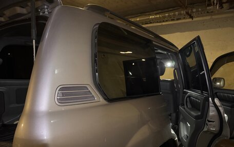 Toyota Land Cruiser 100 рестайлинг 2, 2000 год, 1 880 000 рублей, 20 фотография