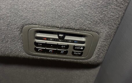 Toyota Land Cruiser 100 рестайлинг 2, 2000 год, 1 880 000 рублей, 21 фотография