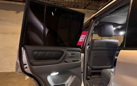 Toyota Land Cruiser 100 рестайлинг 2, 2000 год, 1 880 000 рублей, 23 фотография