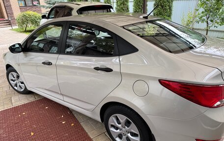 Hyundai Solaris II рестайлинг, 2014 год, 1 050 000 рублей, 2 фотография