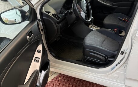 Hyundai Solaris II рестайлинг, 2014 год, 1 050 000 рублей, 18 фотография