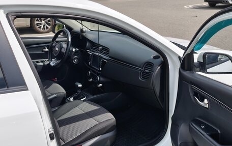 KIA Rio IV, 2018 год, 1 750 000 рублей, 5 фотография