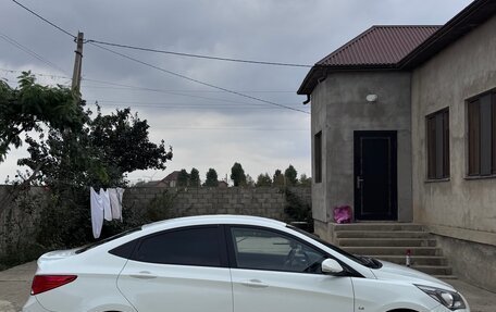 Hyundai Solaris II рестайлинг, 2015 год, 890 000 рублей, 3 фотография