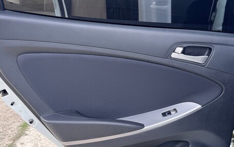 Hyundai Solaris II рестайлинг, 2015 год, 890 000 рублей, 13 фотография