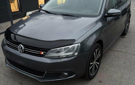 Volkswagen Jetta VI, 2012 год, 830 000 рублей, 2 фотография