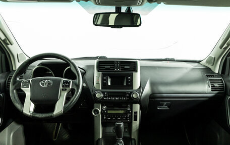 Toyota Land Cruiser Prado 150 рестайлинг 2, 2011 год, 2 299 585 рублей, 13 фотография
