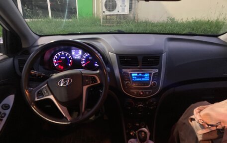 Hyundai Solaris II рестайлинг, 2016 год, 800 000 рублей, 5 фотография
