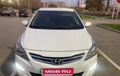 Hyundai Solaris II рестайлинг, 2016 год, 800 000 рублей, 4 фотография