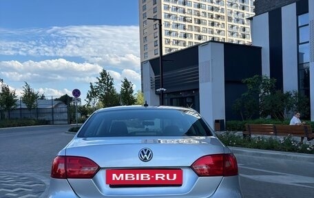 Volkswagen Jetta VI, 2013 год, 860 000 рублей, 3 фотография