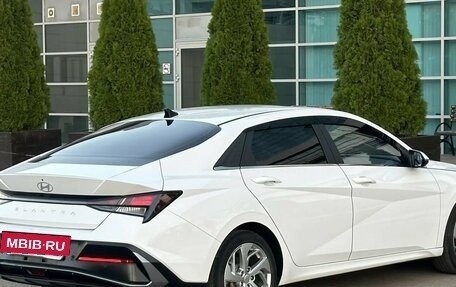 Hyundai Elantra, 2023 год, 1 859 000 рублей, 6 фотография