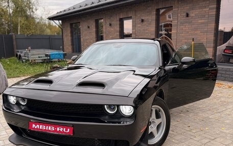 Dodge Challenger III рестайлинг 2, 2020 год, 2 550 000 рублей, 1 фотография