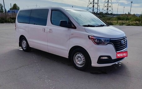 Hyundai H-1 II рестайлинг, 2018 год, 2 000 000 рублей, 6 фотография