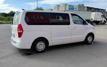 Hyundai H-1 II рестайлинг, 2018 год, 2 000 000 рублей, 10 фотография
