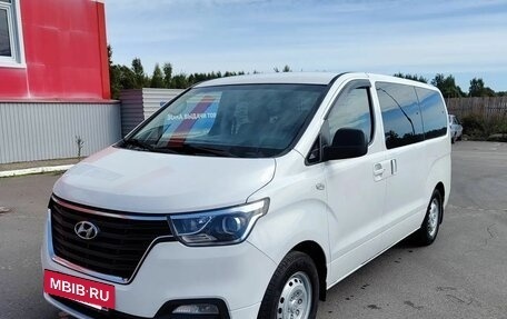 Hyundai H-1 II рестайлинг, 2018 год, 2 000 000 рублей, 14 фотография