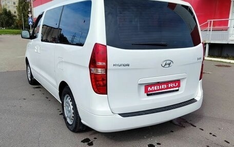 Hyundai H-1 II рестайлинг, 2018 год, 2 000 000 рублей, 16 фотография
