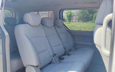 Hyundai H-1 II рестайлинг, 2018 год, 2 000 000 рублей, 30 фотография
