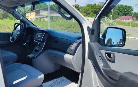 Hyundai H-1 II рестайлинг, 2018 год, 2 000 000 рублей, 34 фотография