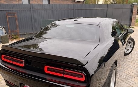Dodge Challenger III рестайлинг 2, 2020 год, 2 550 000 рублей, 6 фотография