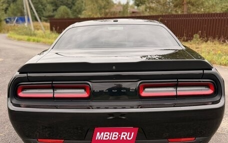 Dodge Challenger III рестайлинг 2, 2020 год, 2 550 000 рублей, 13 фотография