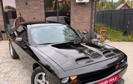 Dodge Challenger III рестайлинг 2, 2020 год, 2 550 000 рублей, 2 фотография