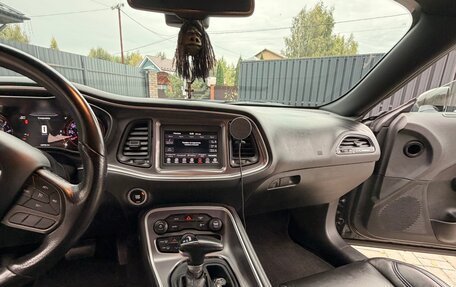 Dodge Challenger III рестайлинг 2, 2020 год, 2 550 000 рублей, 24 фотография