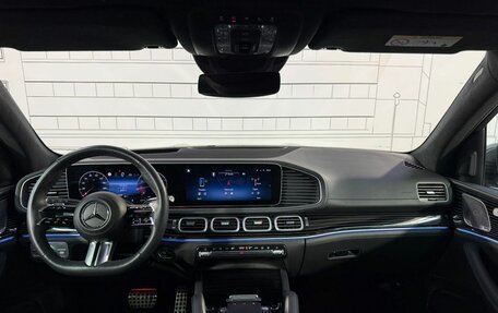 Mercedes-Benz GLS, 2024 год, 17 500 000 рублей, 2 фотография
