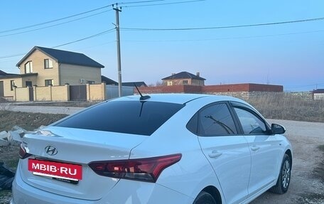 Hyundai Solaris II рестайлинг, 2020 год, 900 000 рублей, 3 фотография