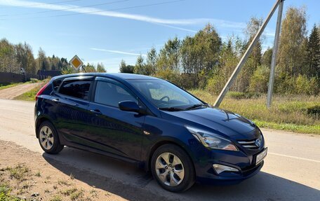 Hyundai Solaris II рестайлинг, 2015 год, 1 300 000 рублей, 2 фотография