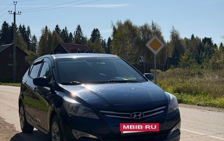 Hyundai Solaris II рестайлинг, 2015 год, 1 300 000 рублей, 5 фотография