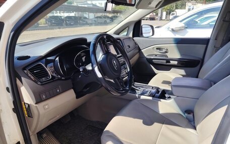 KIA Carnival III, 2016 год, 1 900 000 рублей, 6 фотография