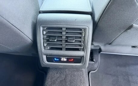 Volkswagen Golf VIII, 2023 год, 2 232 000 рублей, 19 фотография