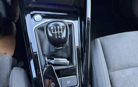 Volkswagen Golf VIII, 2023 год, 2 232 000 рублей, 18 фотография