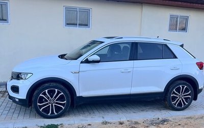 Volkswagen T-Roc I, 2020 год, 2 300 000 рублей, 1 фотография