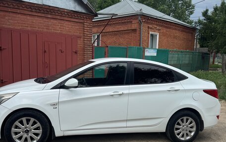 Hyundai Solaris II рестайлинг, 2014 год, 720 000 рублей, 3 фотография