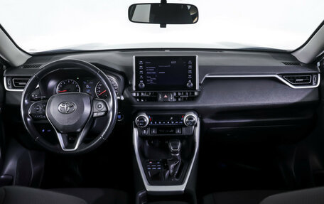 Toyota RAV4, 2019 год, 3 500 000 рублей, 12 фотография