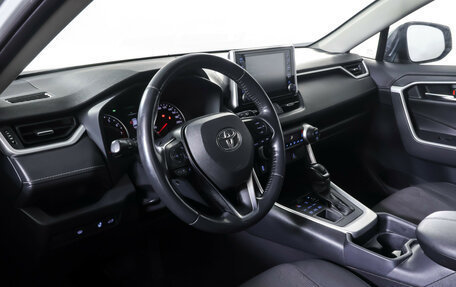 Toyota RAV4, 2019 год, 3 500 000 рублей, 14 фотография
