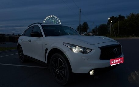 Infiniti QX70, 2016 год, 2 300 000 рублей, 1 фотография