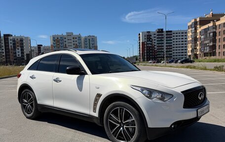 Infiniti QX70, 2016 год, 2 300 000 рублей, 4 фотография