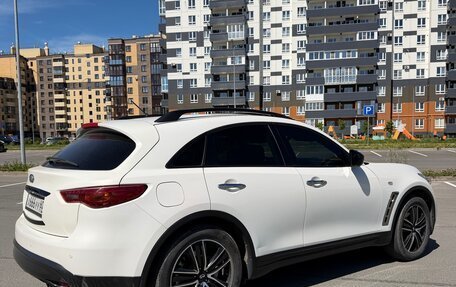 Infiniti QX70, 2016 год, 2 300 000 рублей, 7 фотография