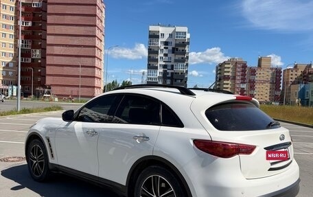 Infiniti QX70, 2016 год, 2 300 000 рублей, 3 фотография