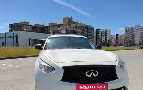 Infiniti QX70, 2016 год, 2 300 000 рублей, 2 фотография