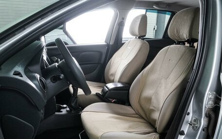 Renault Logan II, 2016 год, 779 000 рублей, 10 фотография