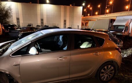 Opel Astra J, 2011 год, 330 000 рублей, 2 фотография