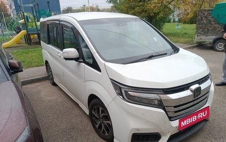Honda Stepwgn IV, 2019 год, 2 500 000 рублей, 1 фотография