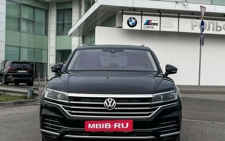 Volkswagen Touareg III, 2019 год, 4 897 000 рублей, 2 фотография