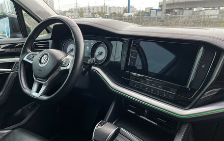 Volkswagen Touareg III, 2019 год, 4 897 000 рублей, 9 фотография